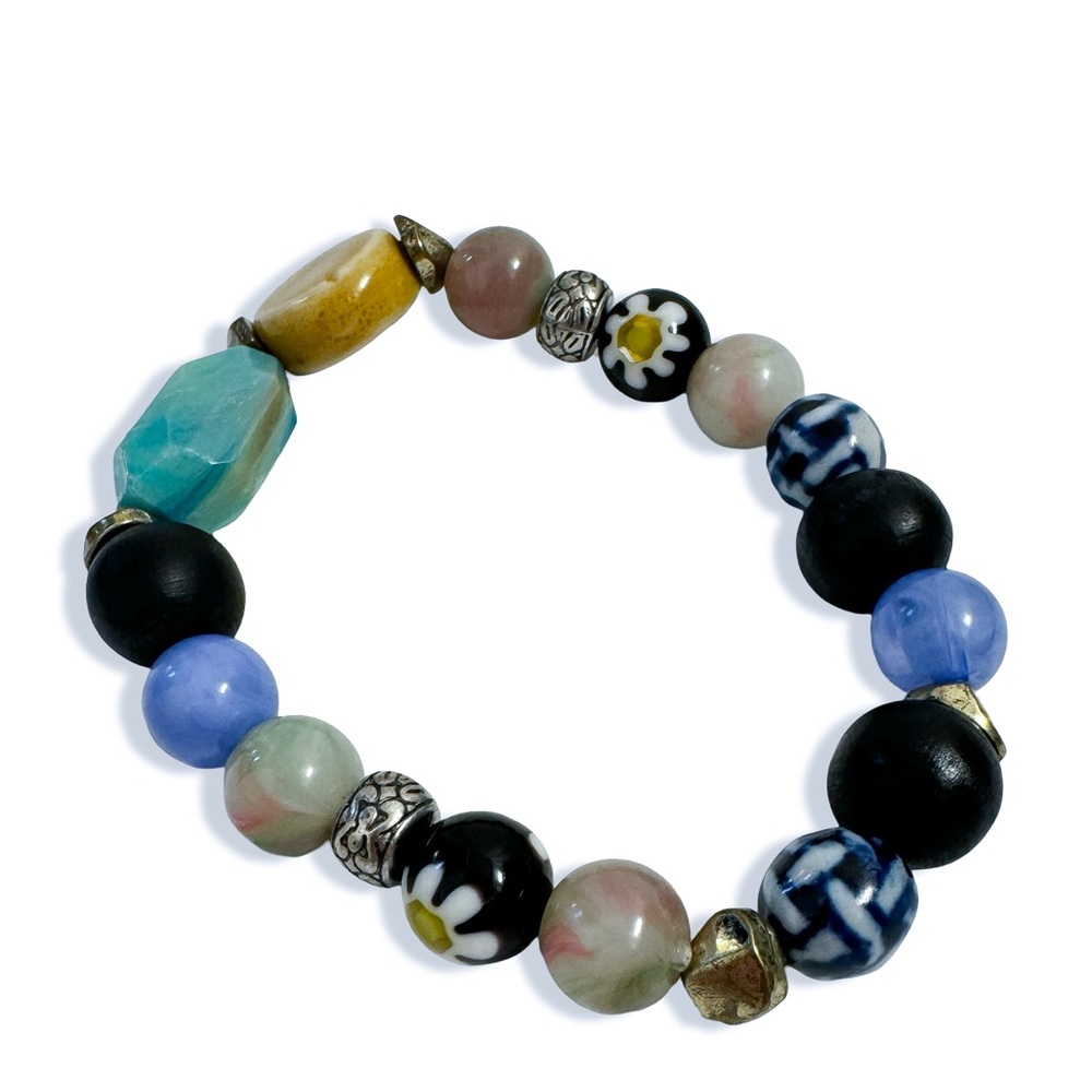 Free People Vivacious Beaded Raw Stone Elastic Bracelet Colour: Blue Sea